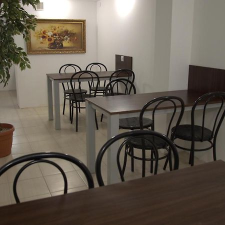 Hostel Malva Łomianki Buitenkant foto
