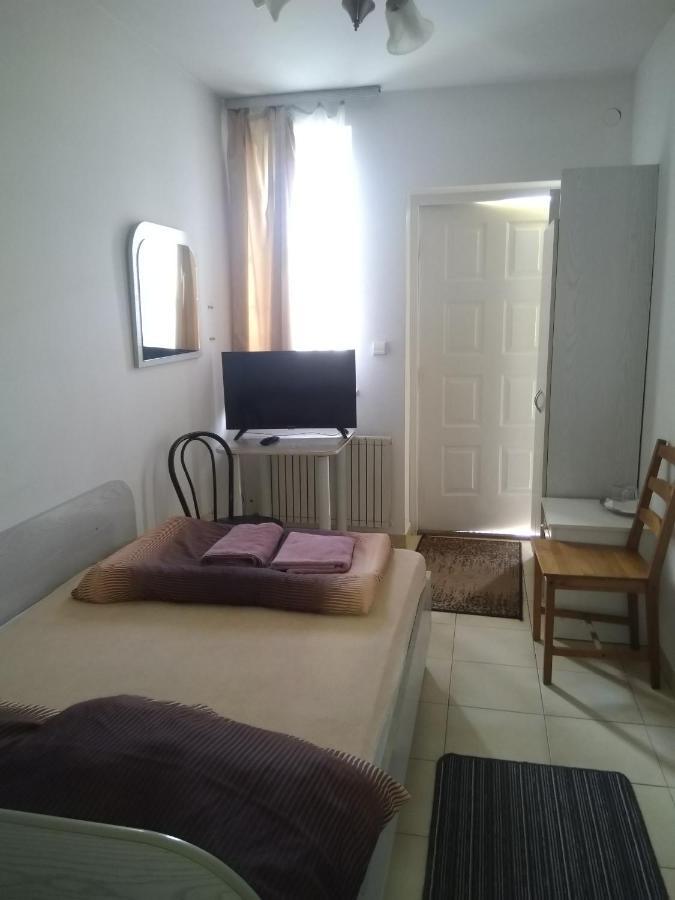 Hostel Malva Łomianki Buitenkant foto