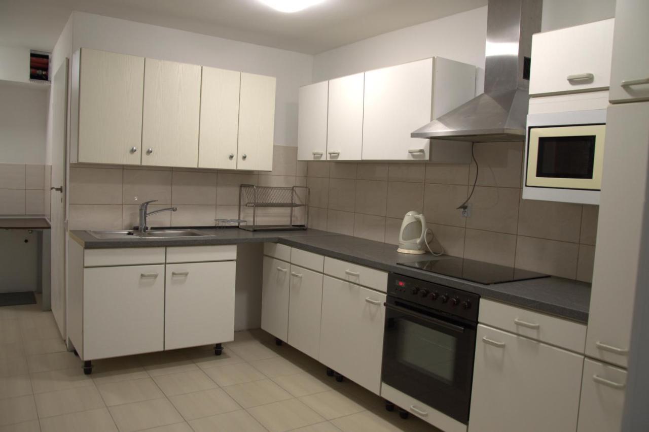 Hostel Malva Łomianki Buitenkant foto